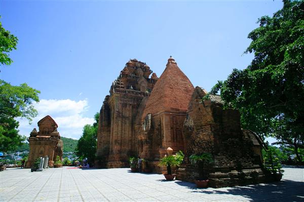 TÍN NGƯỠNG THỜ THIÊN Y A NA Ở KHÁNH HÒA